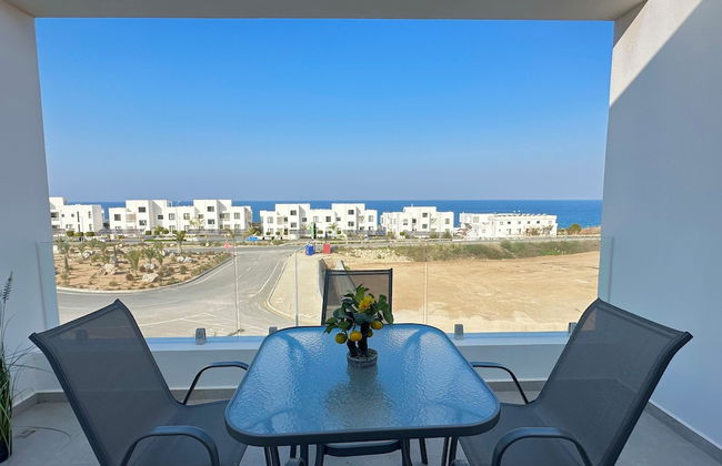 Cosy Apartment With Scenic Terrace Views - Photo 19