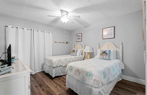 Siesta Paradise - Steps to Beach & Village - Pool - Photo 42