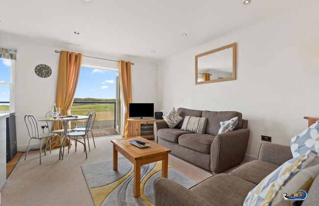 Surf Deck - Lovely Apartment Spectacular Coastal Views Short Walk to Beach - Foto 1