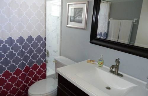 HARRY POTTER LIVES HERE! Unforgettable Home, Pool, Sleeps 8, Near Dis, LOW Rates! - Foto 41