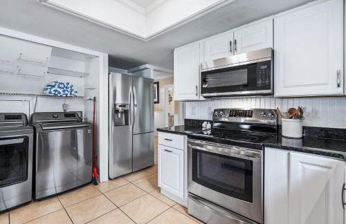 Florida Breeze l Hot Tub l Walkable - Foto 18