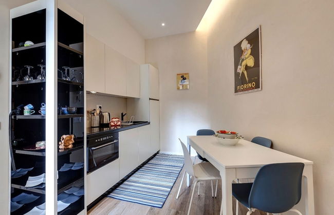 Central Berchet With Terrace and Private Entrance - Photo 16