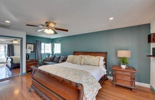 Elegant Home with Pool Table 3 Mi to Vegas Strip! - Foto 14