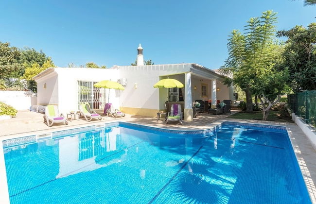 Immaculate 3-bed Villa in Guia Private Pool - Foto 1