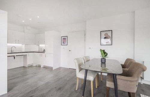 Stylish 2-Bed Flat with Balcony in Fulham SW6 - Foto 26