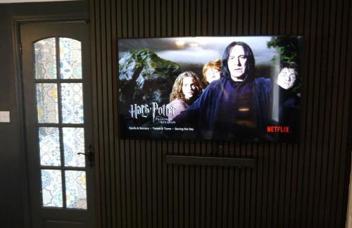 The Shakespeare Lodge - Sleeps up to 12 - 2 HOT TUBS - Foto 9