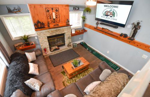 Bool Bear Lodge a pet friendly Pocono Vacation Home with Fireplace, BBQ and more - Foto 7
