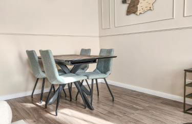 GELI Homes L1 - 2x Zimmer, 2x Kingsize Bett, 1 bis 4 Personen, Parkplatz, TV, Wifi, top Küche, Kaffee, Tee - Foto 9