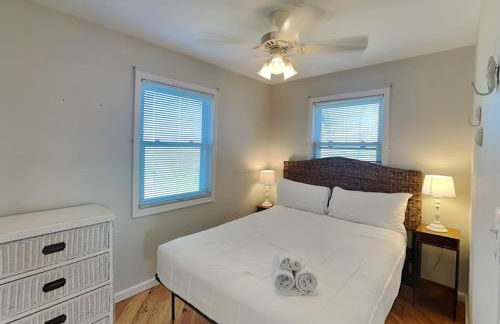 Beach Oasis - Photo 18