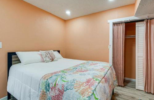 Walk to MIR Wooded Group Escape with Deck and Bar! - Foto 21