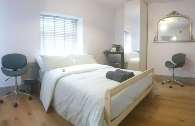 Buck - En-suite Room in Canalside Guesthouse - Foto 1