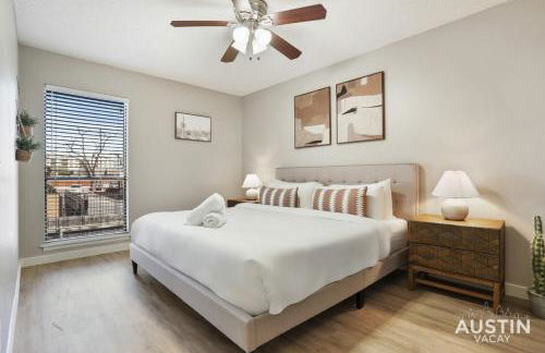 Enjoy Poolside TVs and Private Cabanas off N Lamar - Photo 6