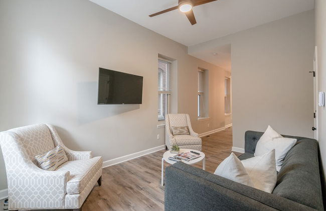 Designer Townhome 2 of 3 Left Side - JZ Vacation Rentals - Photo 14