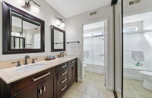 Charming 3BR - Prime Northwood Location - Foto 32