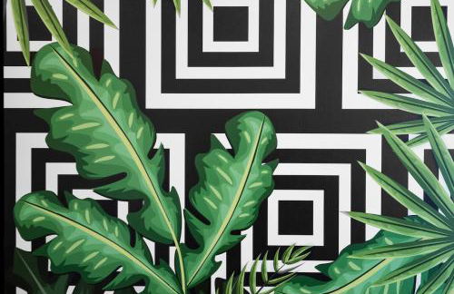 Miami Magic Vibrant 2 Bedroom with Free Parking - Photo 20