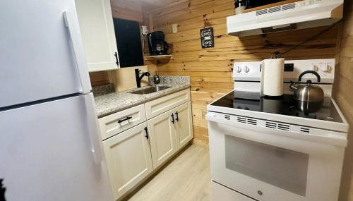Modern Cozy Cabin with Porch and Incredible Views near the North Toe River, North Carolina - Photo 3