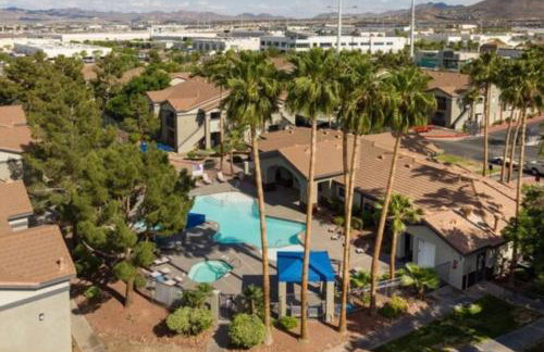 New! Stylish and peaceful Apt in Henderson - Foto 16