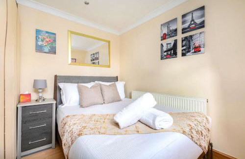 Shoreditch Studio Apartment With Balcony in Old Street & Shoreditch Sleeps 3 - Foto 3