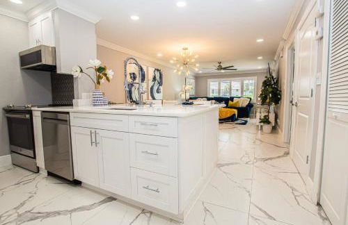 Newly Listed! 20 Percent Off! Golf and Tennis Community - Lavish Living - Foto 24