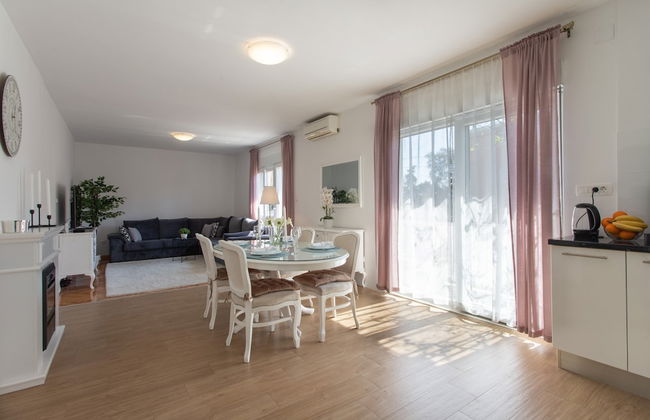 Apt Sara - Classy 100 m2 w Balcony, 2 min to Beach - Foto 1