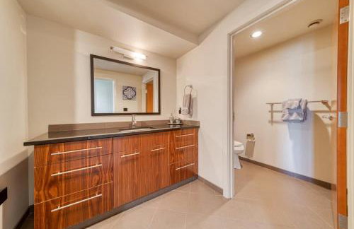 Downtown Condo Above Restaraunts- Free Parking - Foto 21