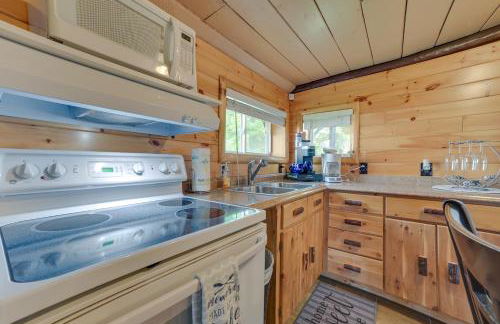 Cozy Houghton Lake Vacation Rental with Fireplace! - Foto 9