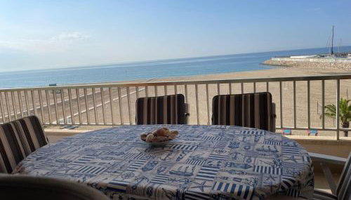 Apartamento en primera línea de mar - Photo 3