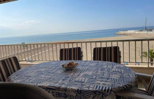 Apartamento en primera línea de mar - Foto 3