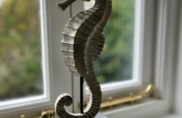 Flower Cottage by Ludlow Castle with Onsite Parking - Photo 36