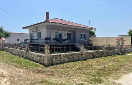 Lina's House - Photo 1