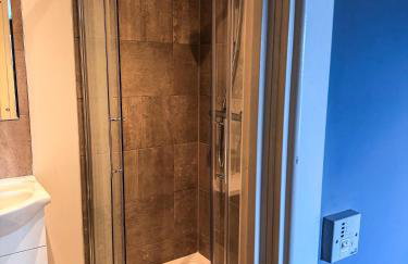 Modern Central Apartment Sleeps 6, Free parking - Foto 10