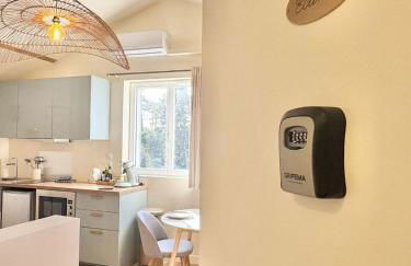 Aux portes de la plage, entièrement rénovés, climatisation, wifi, Parking gratuit, linge de maison fournit, ménage en fin de séjour compris - Foto 15