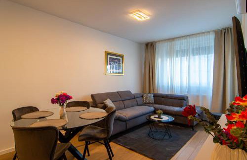 Flexible SelfCheckIns 63 - Zagreb - Loggia - Brand New - Photo 1