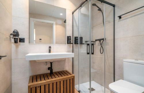 Limehome Barcelona Plaça Pirineus - Photo 12