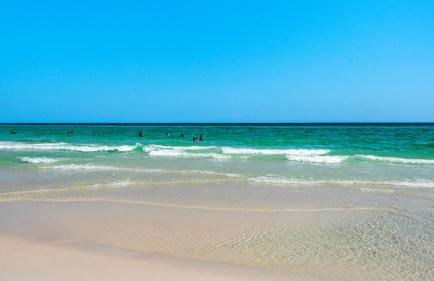 Spacious 2BR Condo w/ Partial Gulf Views, Pool, Across the Street From Beach! - Foto 34