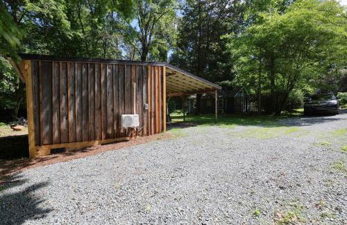 Tiny Tarheel Cozy Retreat Near UNC Tiny House - Photo 8