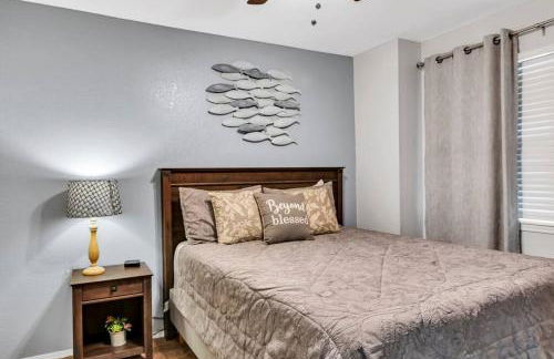 Cozy Lakeside Getaway - Outdoor Theater - Free Early Check-In- 4min to Silver Dollar City - Foto 40