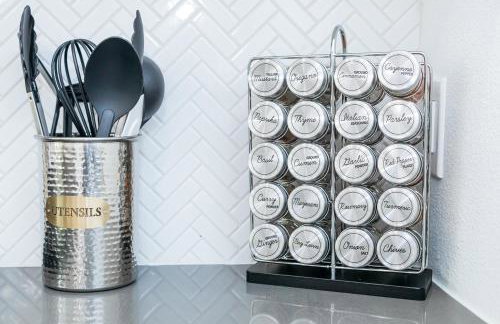 Cozy and Chic 3BR Retreat in Downtown Houston - Foto 15