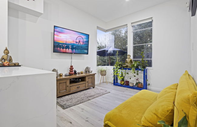 High-end Modern Villa Spa Pool & Views - Photo 28