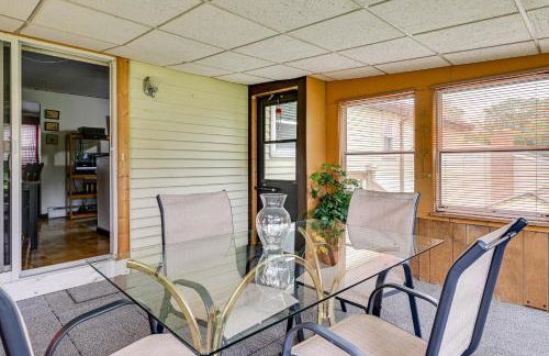 Vintage Windsor Home Private Yard and Covered Deck - Foto 24