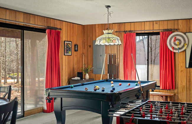 Mountain Magic by Avantstay Firepit Game Room - Pool Table Foosball - Foto 3