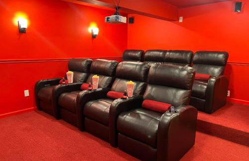 Poconos True Log Cabin with Sauna, Movie Theather, Hot Tub & Fire Pit! - Photo 40