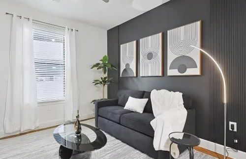 Chic and Stylish 2B near Legacy West Wi-Fi Fitness Pool 2260 - Foto 1