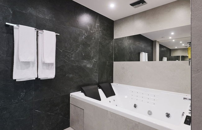 Mamaison Residence Diana - Photo 31