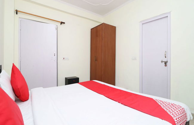 OYO 14130 Home 2Bhk Comfy Shyamkhet - Foto 9