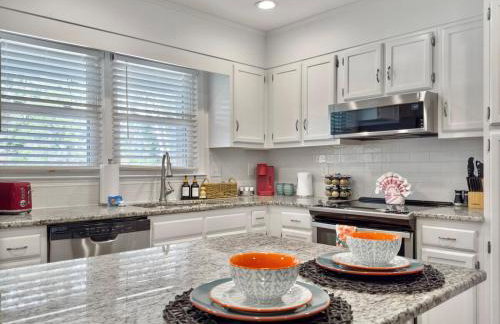 The Caspian large family house with private pool in Summerville - Foto 10