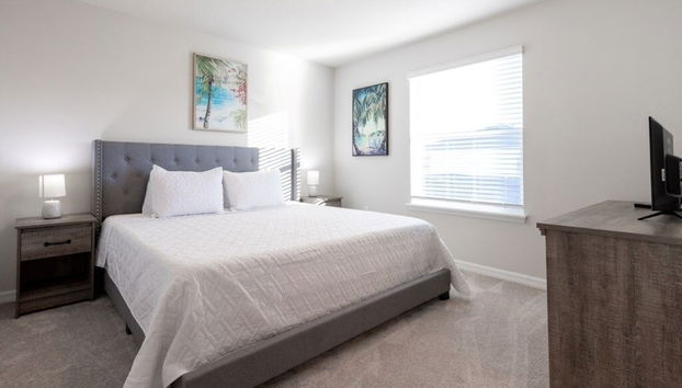 Spacious 10 Bed Pool Home With Game Room- 10 Bedroom Home by RedAwning - Foto 3, Habitación