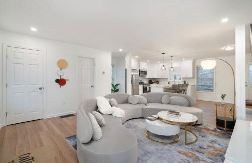 Upscale 4BR Retreat at the Reservoir! - Foto 7