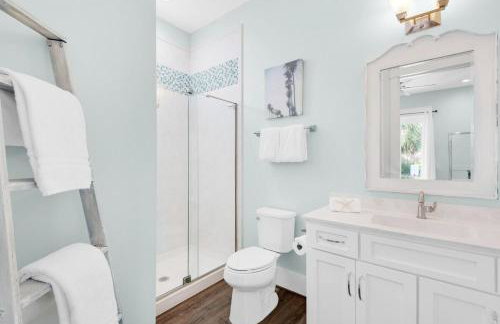 Breeze- New 2 blocks to beach - Sleeps 26 - Pool - Foto 52