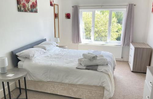 Large 4 bed detached house with parking - Foto 6